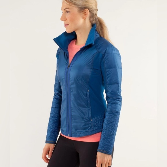 Lululemon Run: Bundle Up Jacket Limitless Blue - Picture 1 of 9
